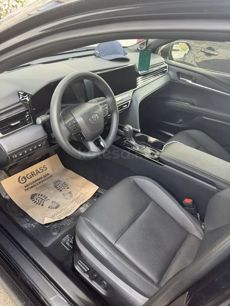 Toyota Camry 2025 — фото 1 из 5