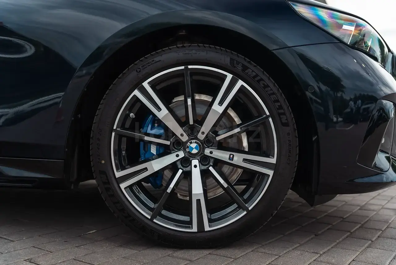 BMW 530 2025 — фото 1 из 5