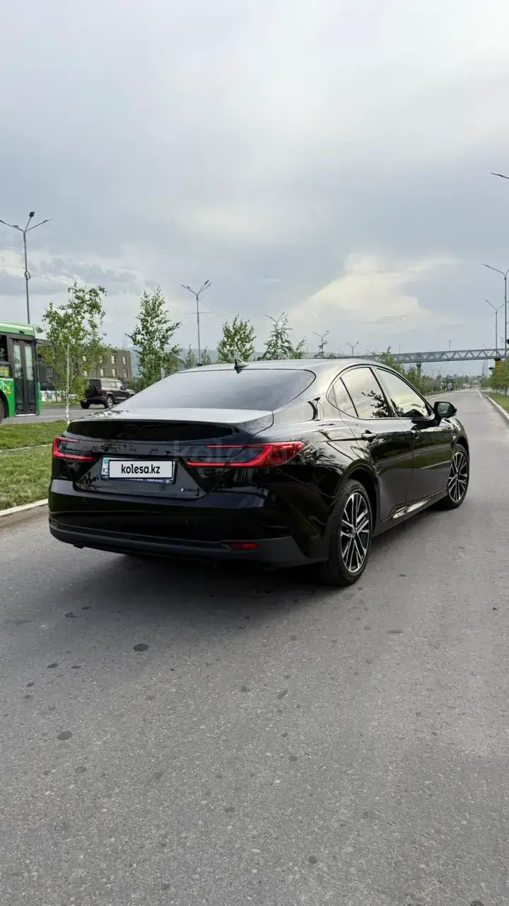 Toyota Camry 2025 — фото 1 из 5