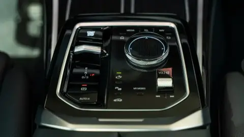 BMW 7 Серия 740, Vii (G70) 2023 — миниатюра 5