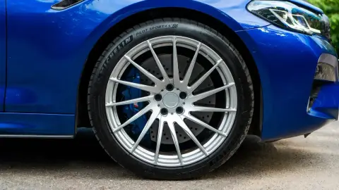 BMW M5, Vi (F90) Рестайлинг 2022 — миниатюра 7