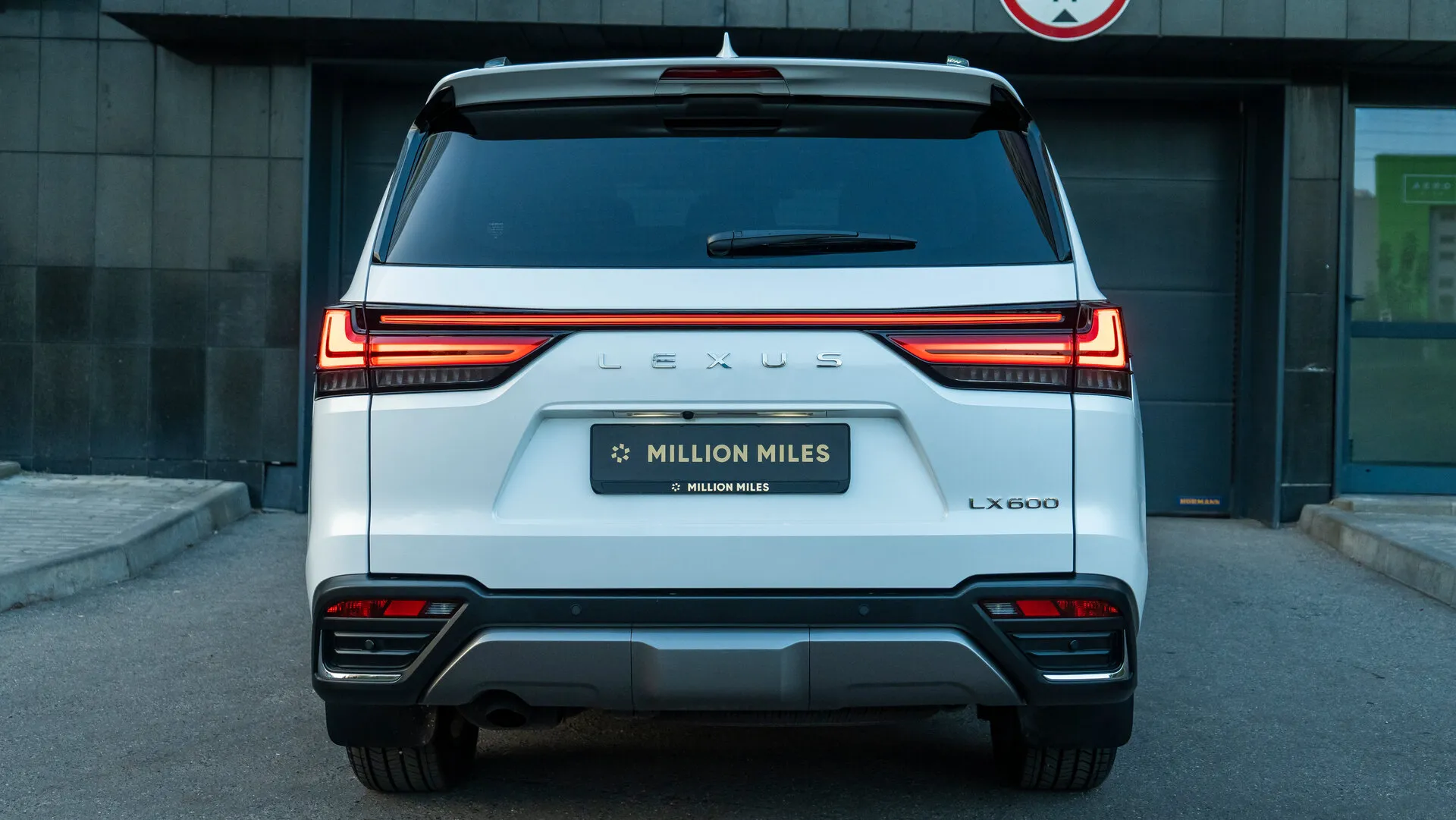 Lexus LX, Iv 2022 фото 8