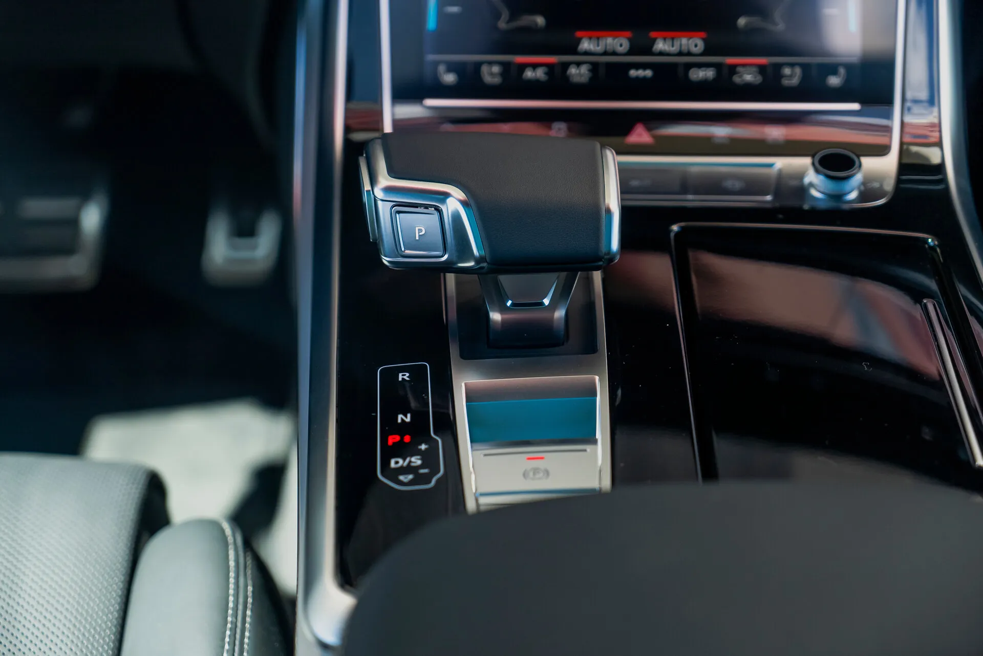 Audi Q8, I (4M) 2023 фото 3