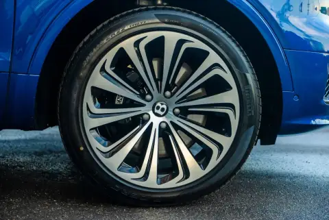 Bentley Bentayga, I Рестайлинг 2023 — миниатюра 6