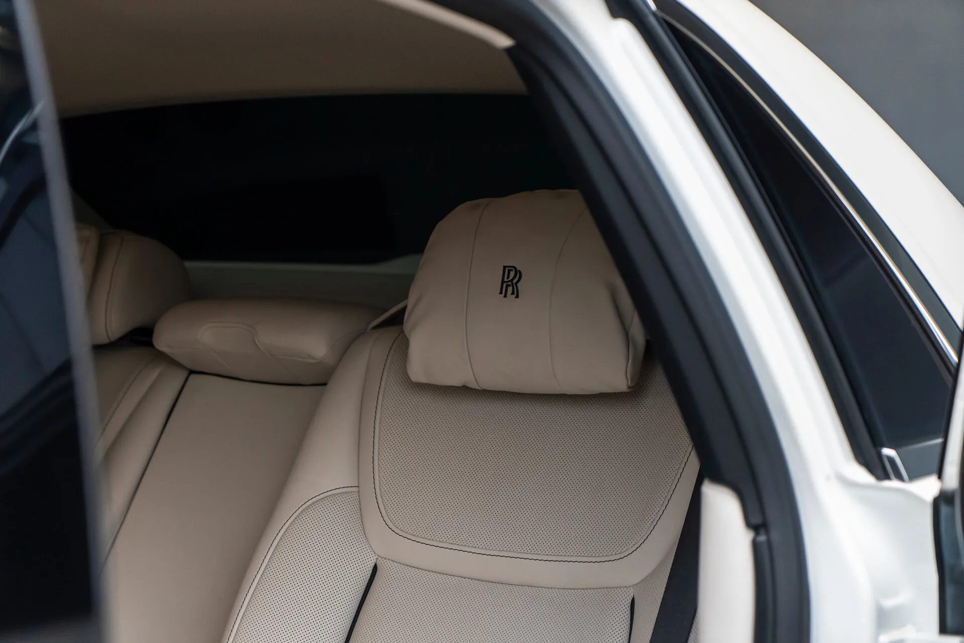 Rolls-Royce Ghost, I Рестайлинг (Series Ii) 2019 фото 3