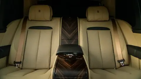 Rolls-Royce Cullinan, I 2021 — миниатюра 10