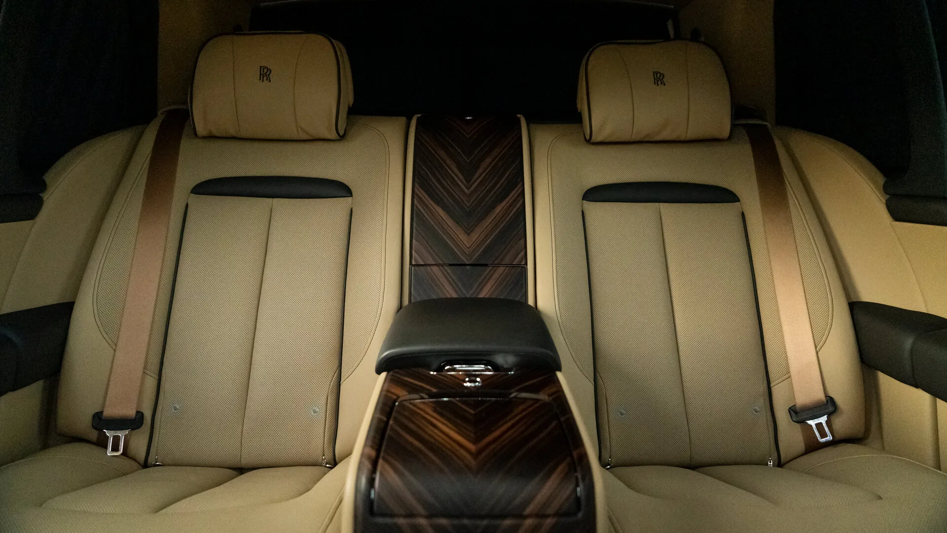 Rolls-Royce Cullinan, I 2021 фото 10