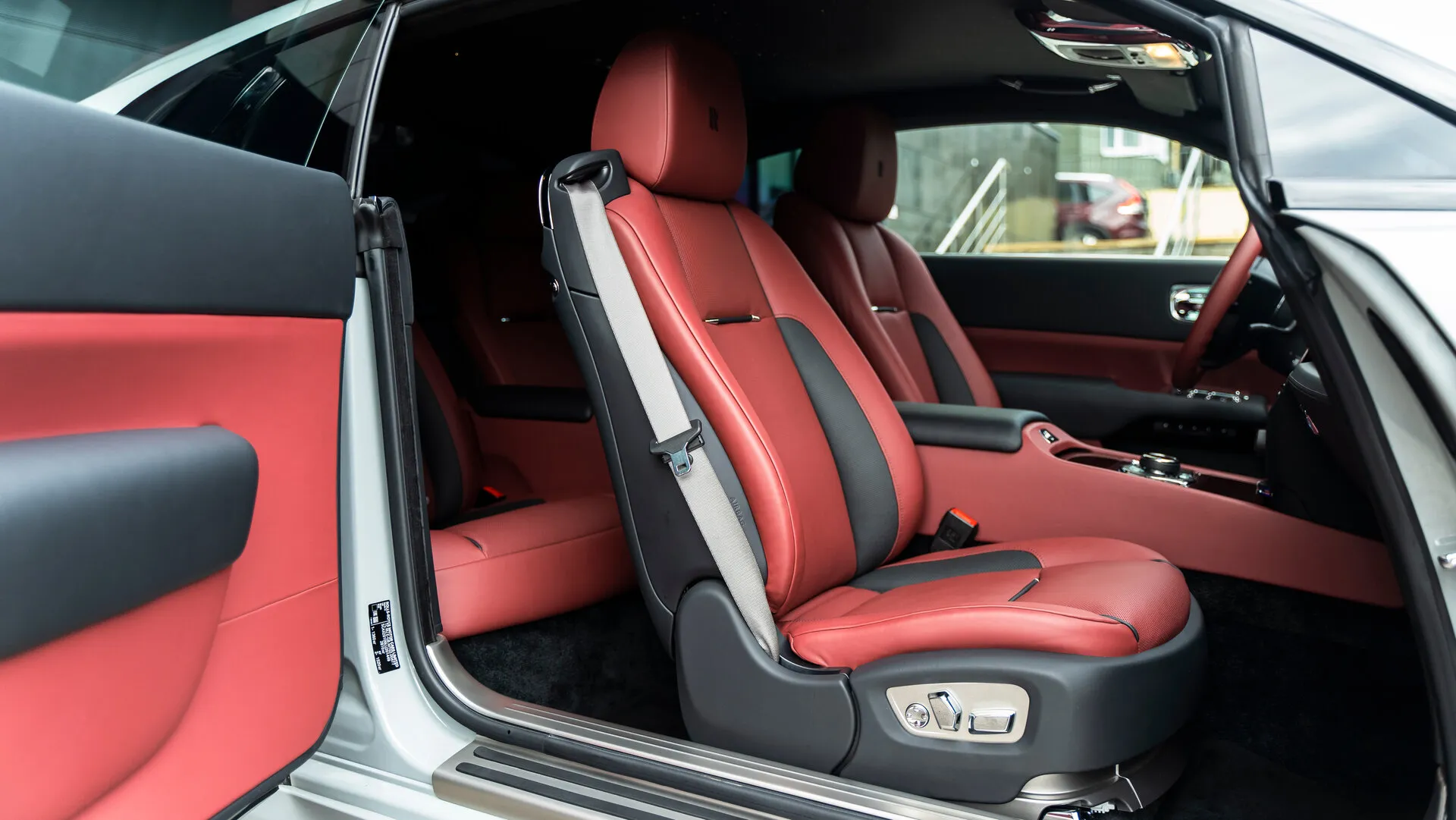 Rolls-Royce Wraith, I 2020 фото 2