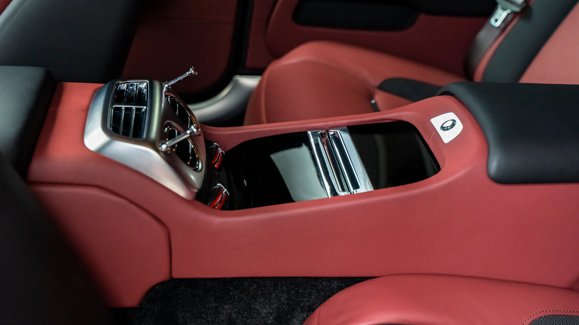 Rolls-Royce Wraith, I 2020 фото 7