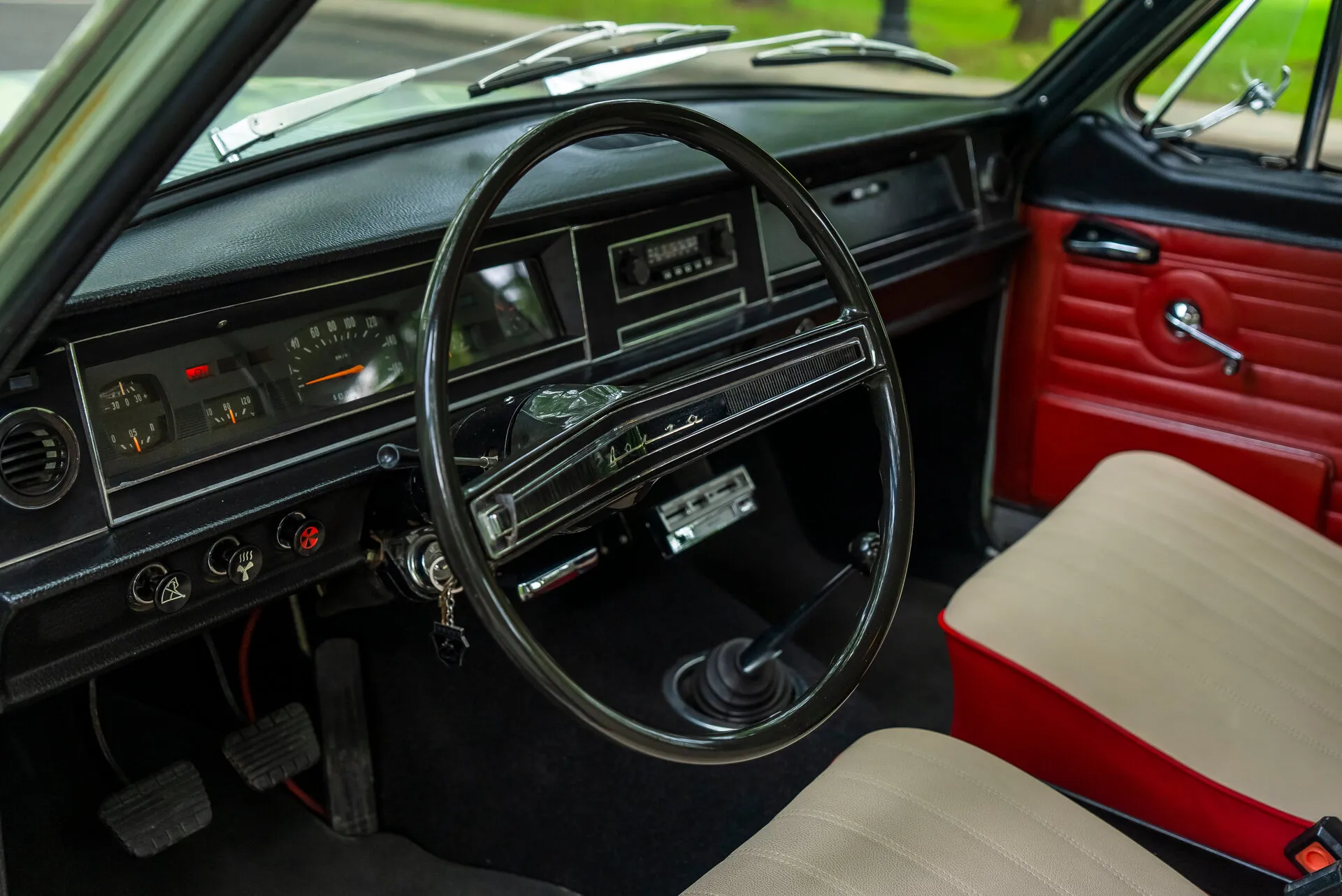 GAZ 24 «Волга», I (24) 1980 фото 4