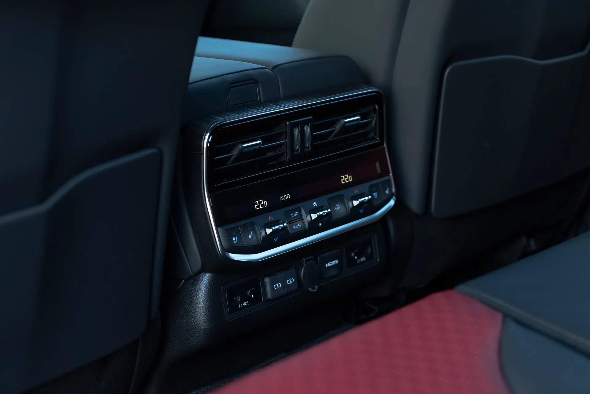 Toyota Land Cruiser, 300 Series 2022 фото 9
