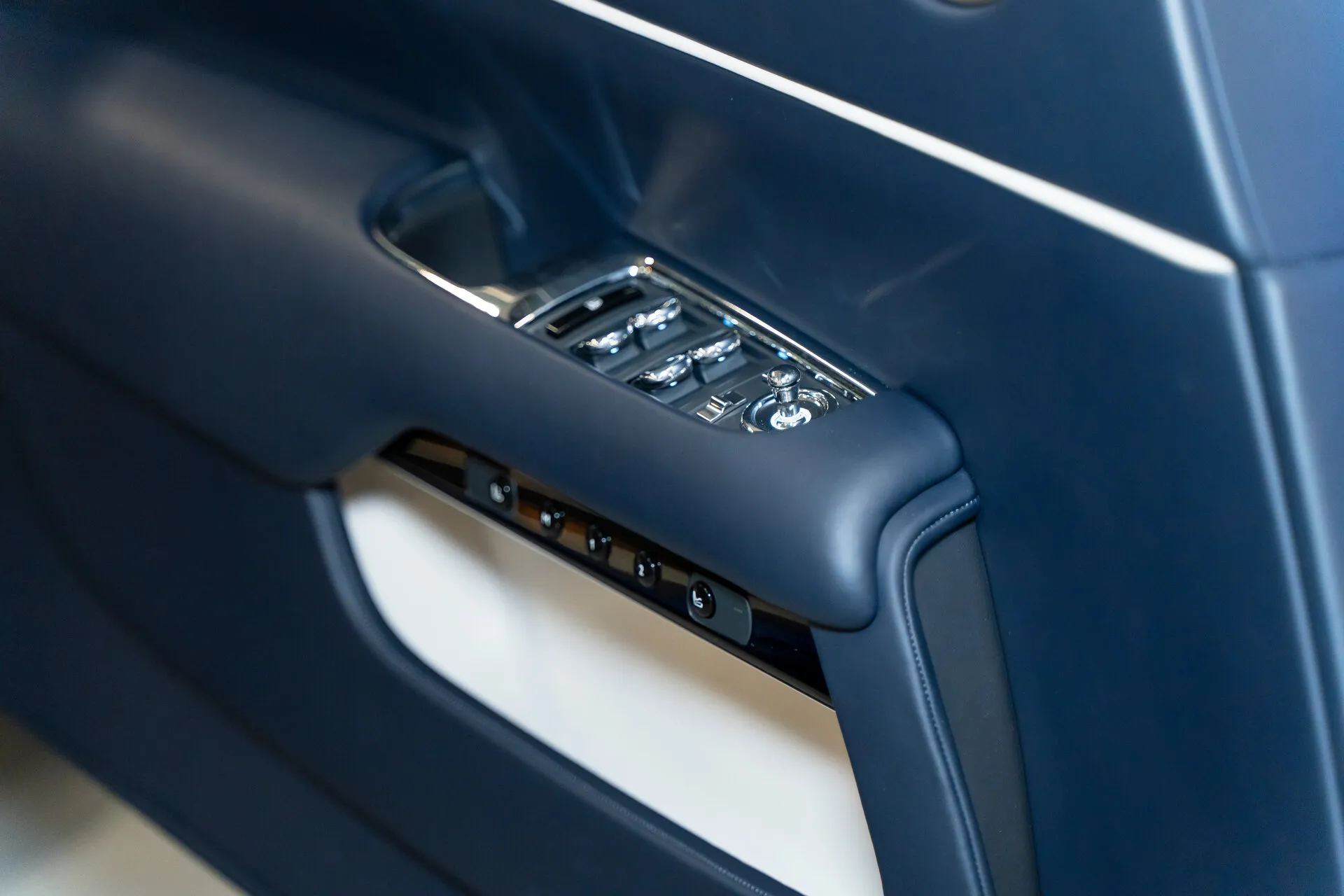 Rolls-Royce Wraith, I 2020 фото 7