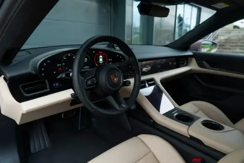 Porsche Taycan Turbo, I 2021