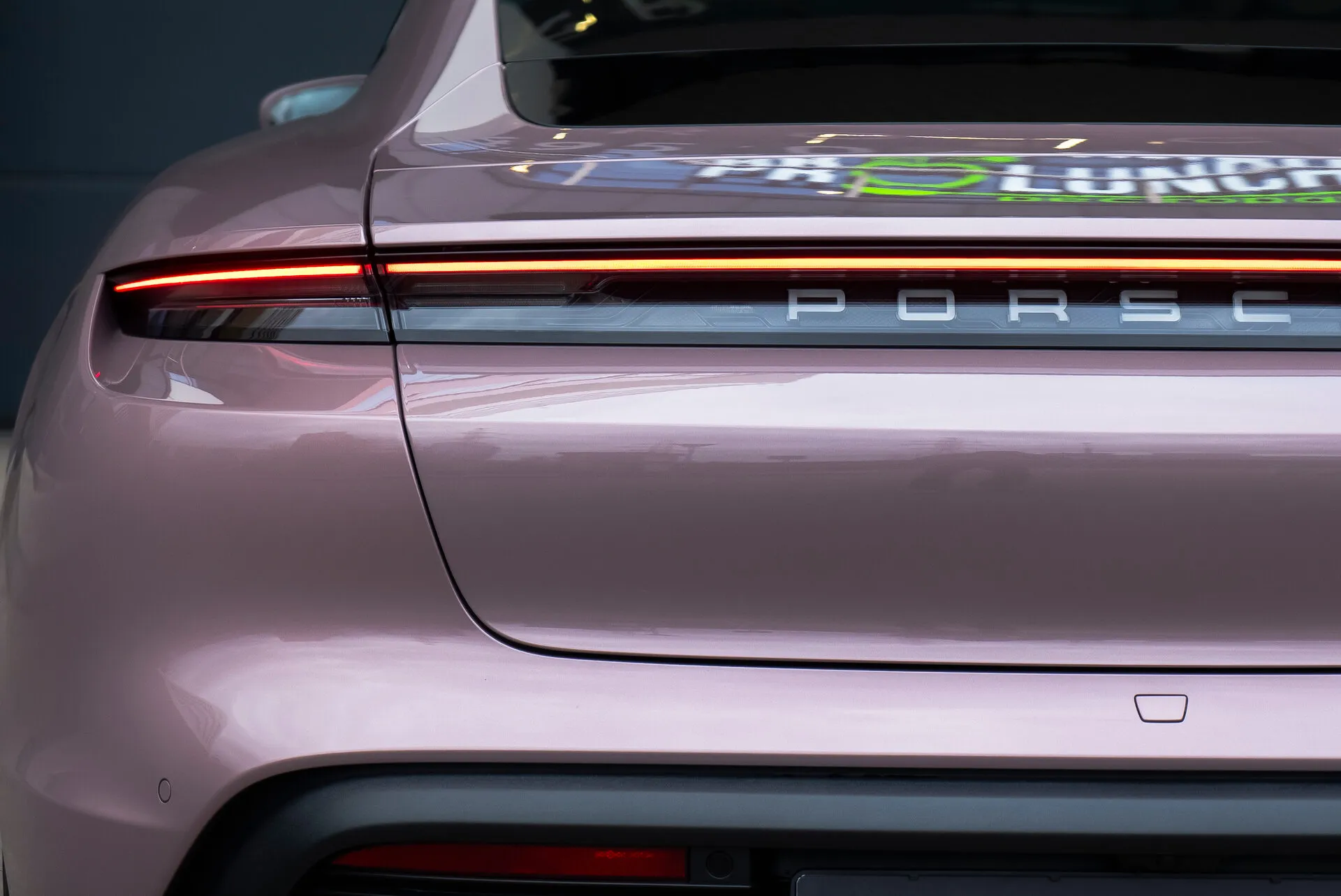 Porsche Taycan Turbo, I 2021 фото 10