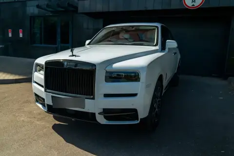 Rolls-Royce Cullinan Black Badge, I 2024 — миниатюра 7
