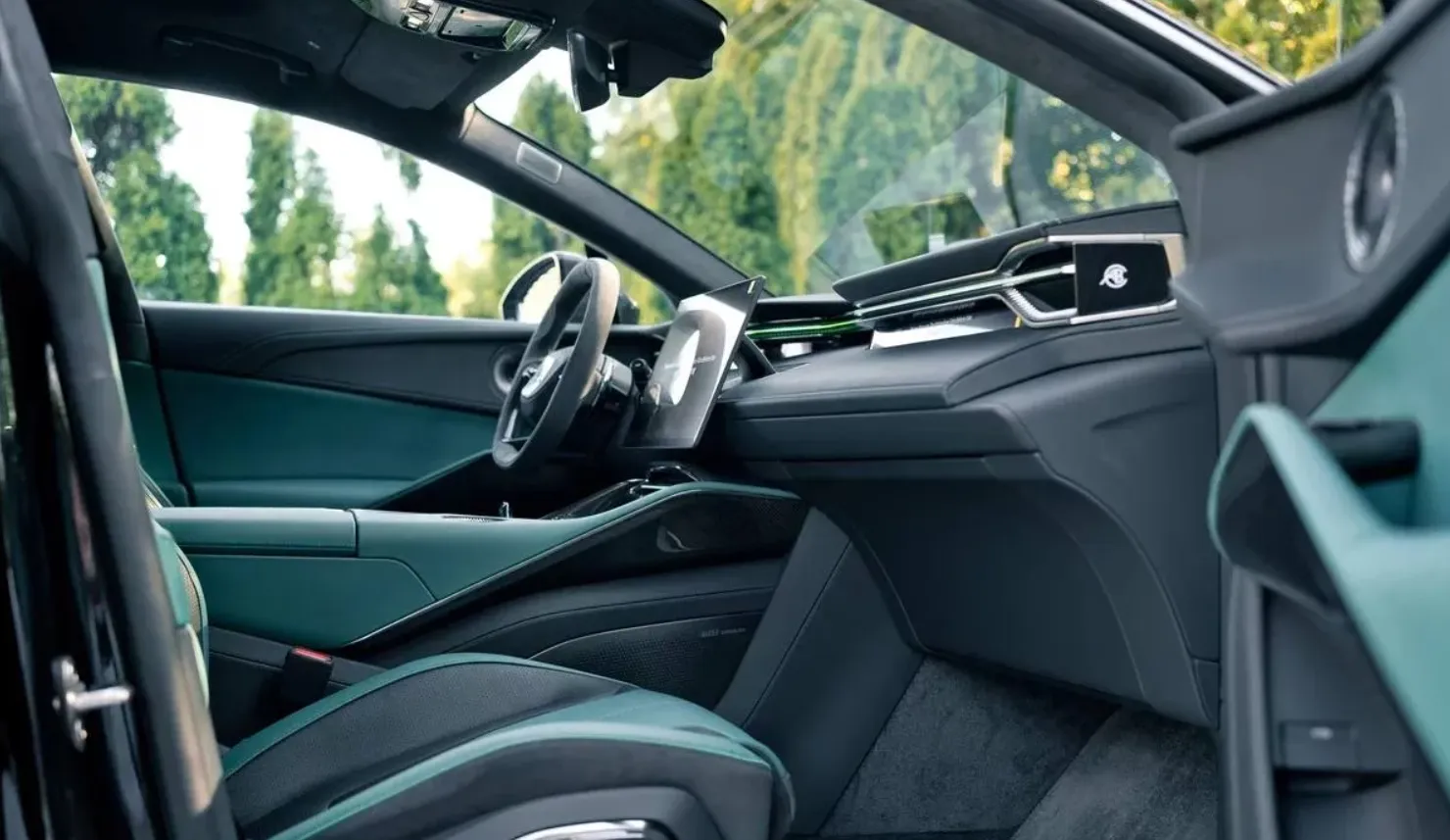 Lotus Eletre, I 2023