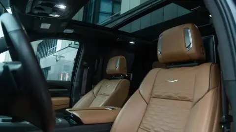 Cadillac Escalade, V 2022 — миниатюра 1