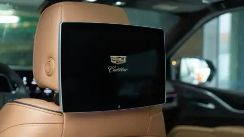 Cadillac Escalade, V 2022 — миниатюра 4