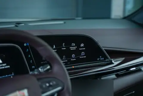 Cadillac Escalade, V 2023 — миниатюра 10