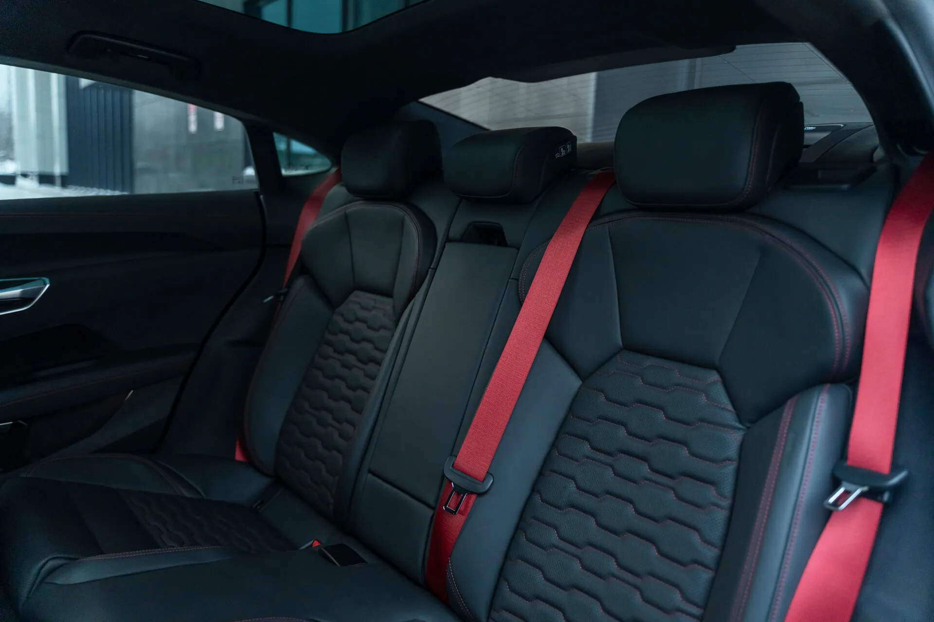 Audi E-Tron GT, I 2022 фото 10