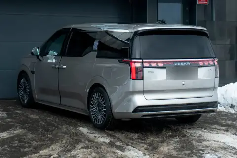 Zeekr 009, I 2023 — миниатюра 1