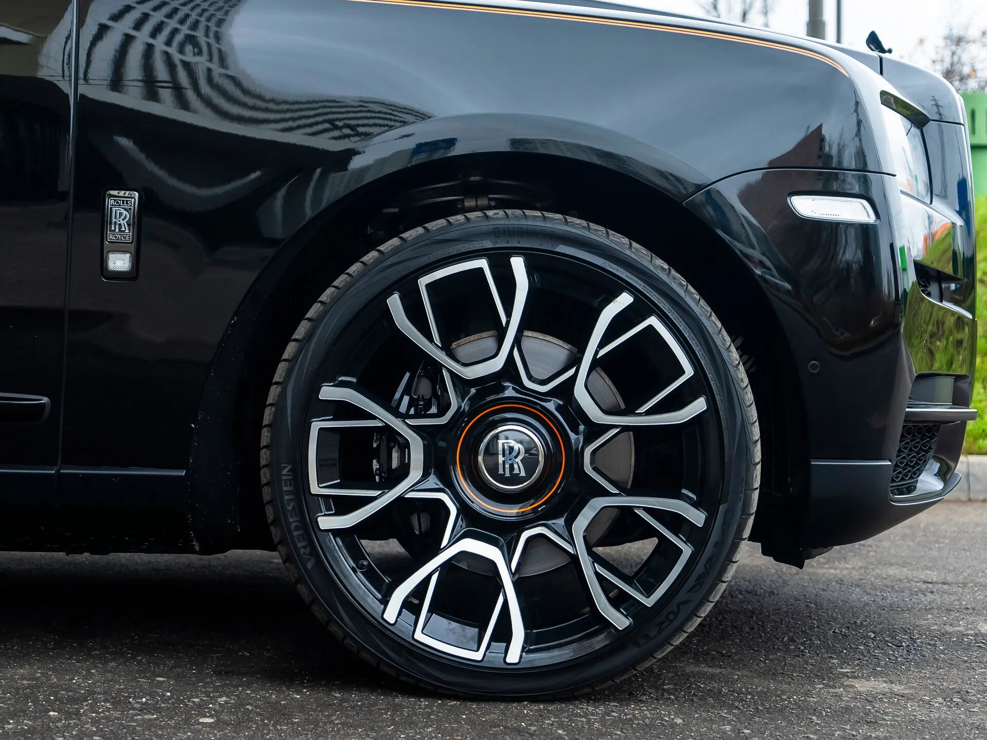 Rolls-Royce Cullinan, I 2023 фото 2