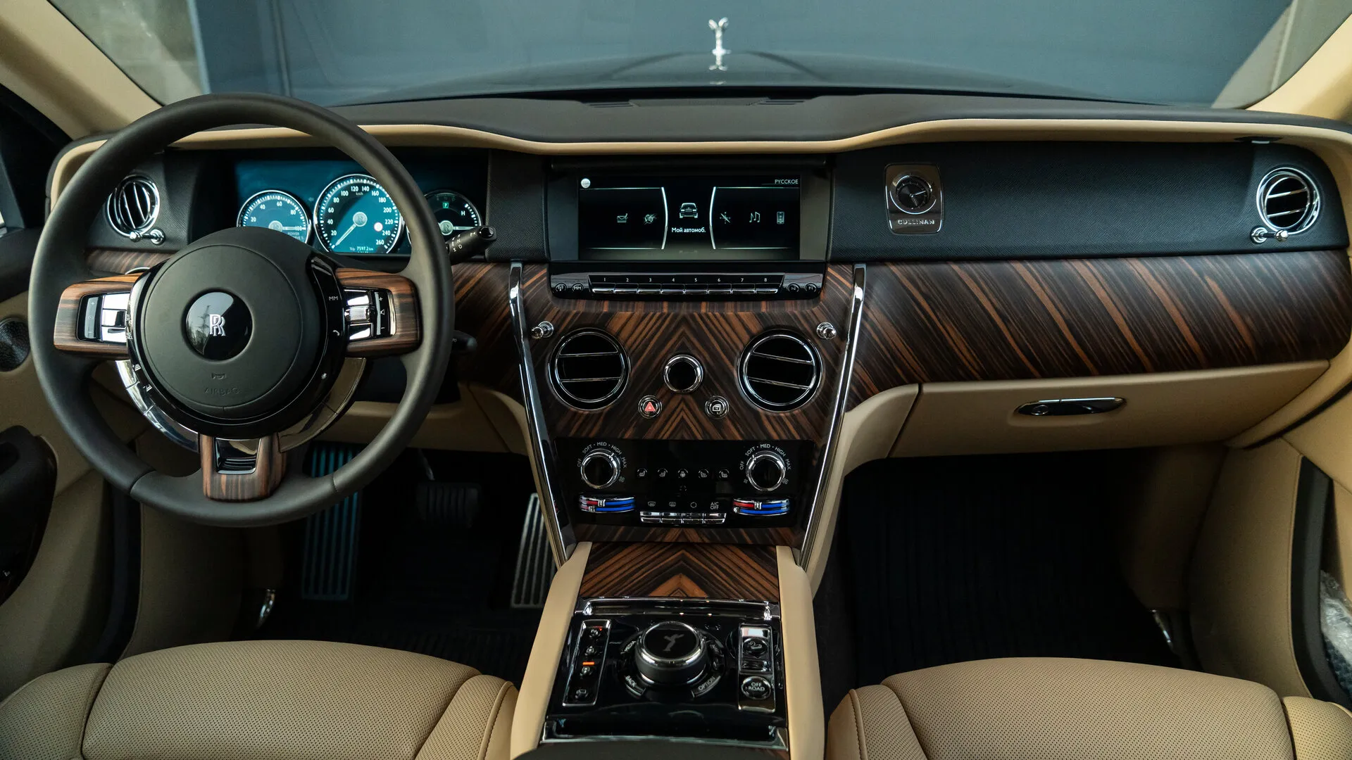 Rolls-Royce Cullinan, I 2023 фото 10