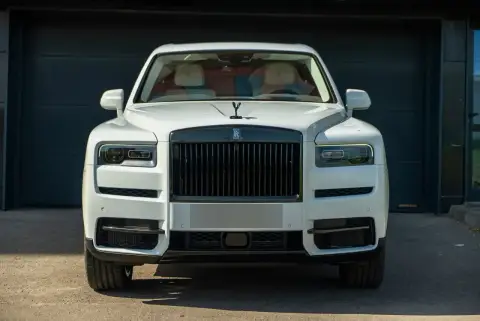 Rolls-Royce Cullinan Black Badge, I 2024 — миниатюра 3