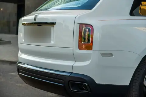 Rolls-Royce Cullinan Black Badge, I 2024 — миниатюра 6