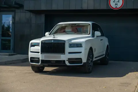 Rolls-Royce Cullinan Black Badge, I 2024 — миниатюра 8