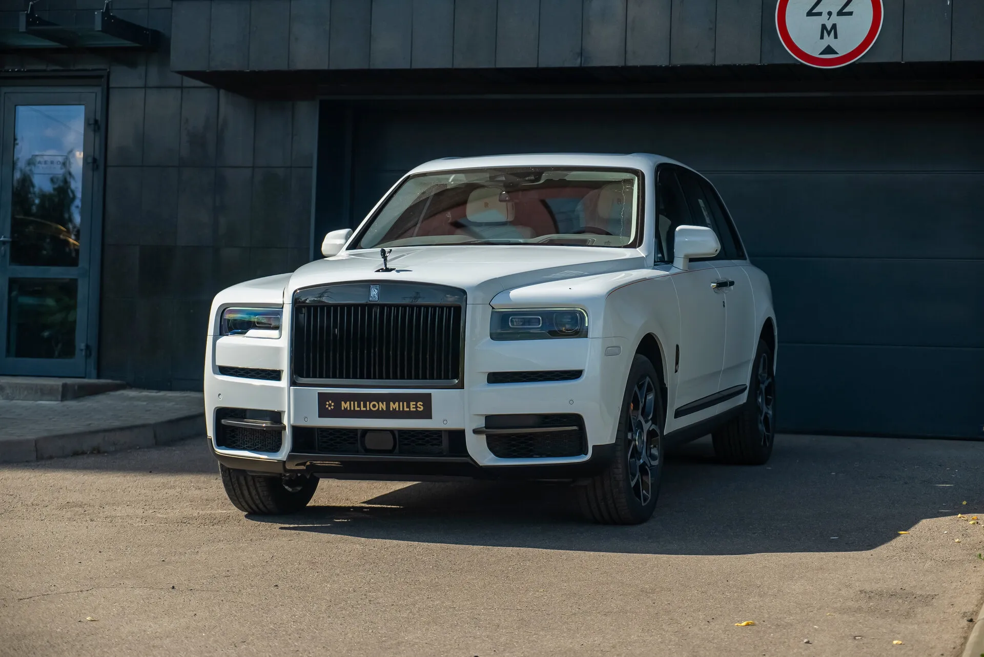 Rolls-Royce Cullinan Black Badge, I 2024 фото 8
