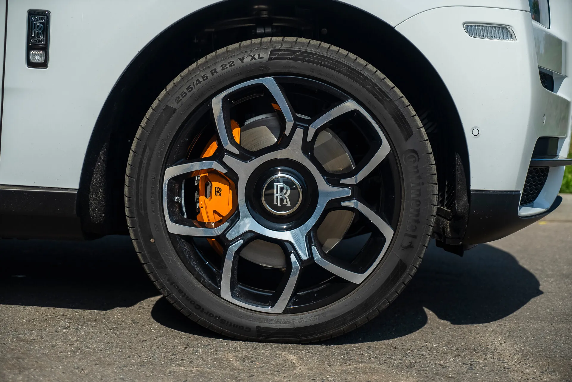 Rolls-Royce Cullinan Black Badge, I 2024 фото 10