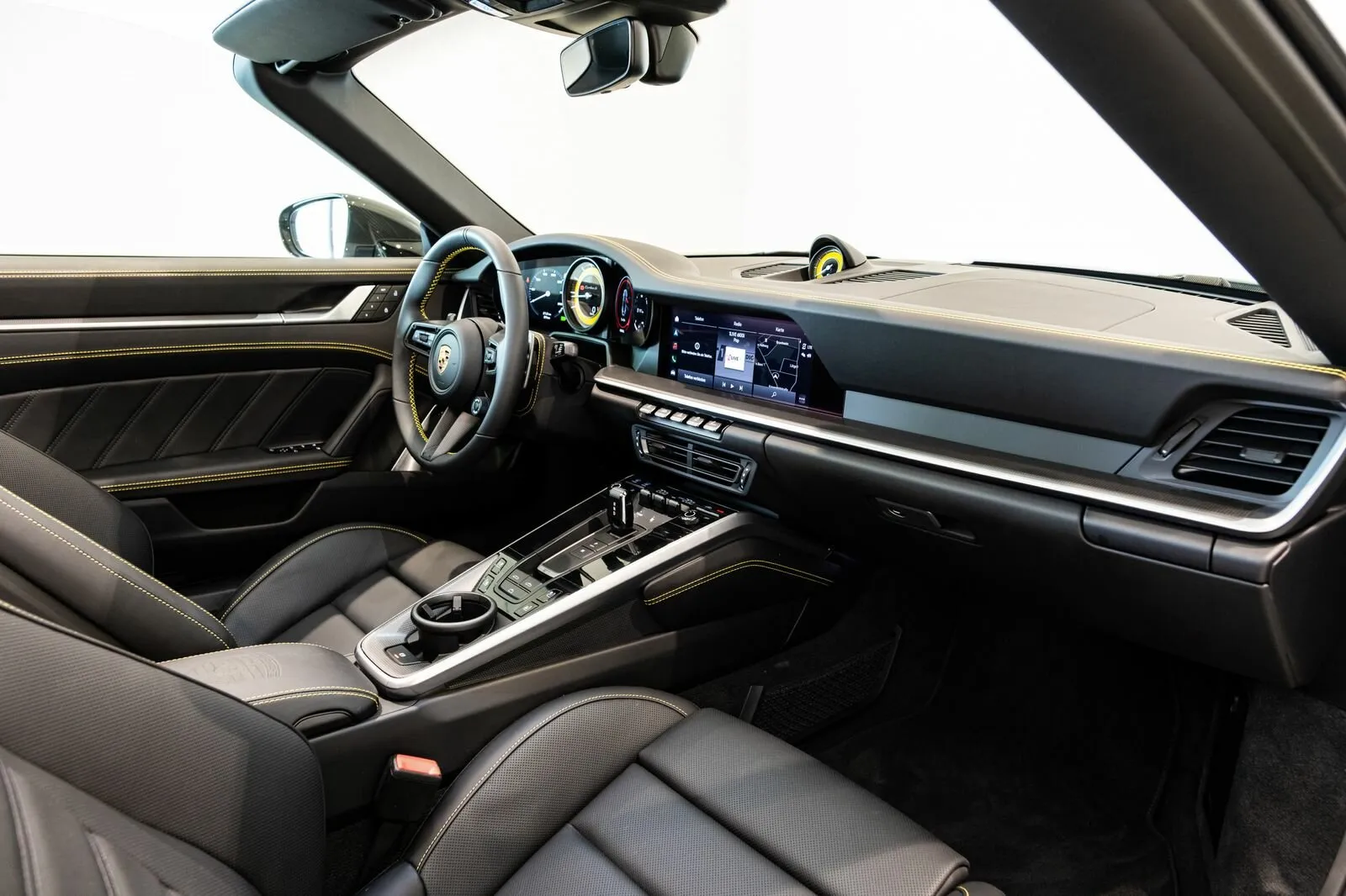Porsche 911 Turbo S, Viii (992) 2024 фото 10