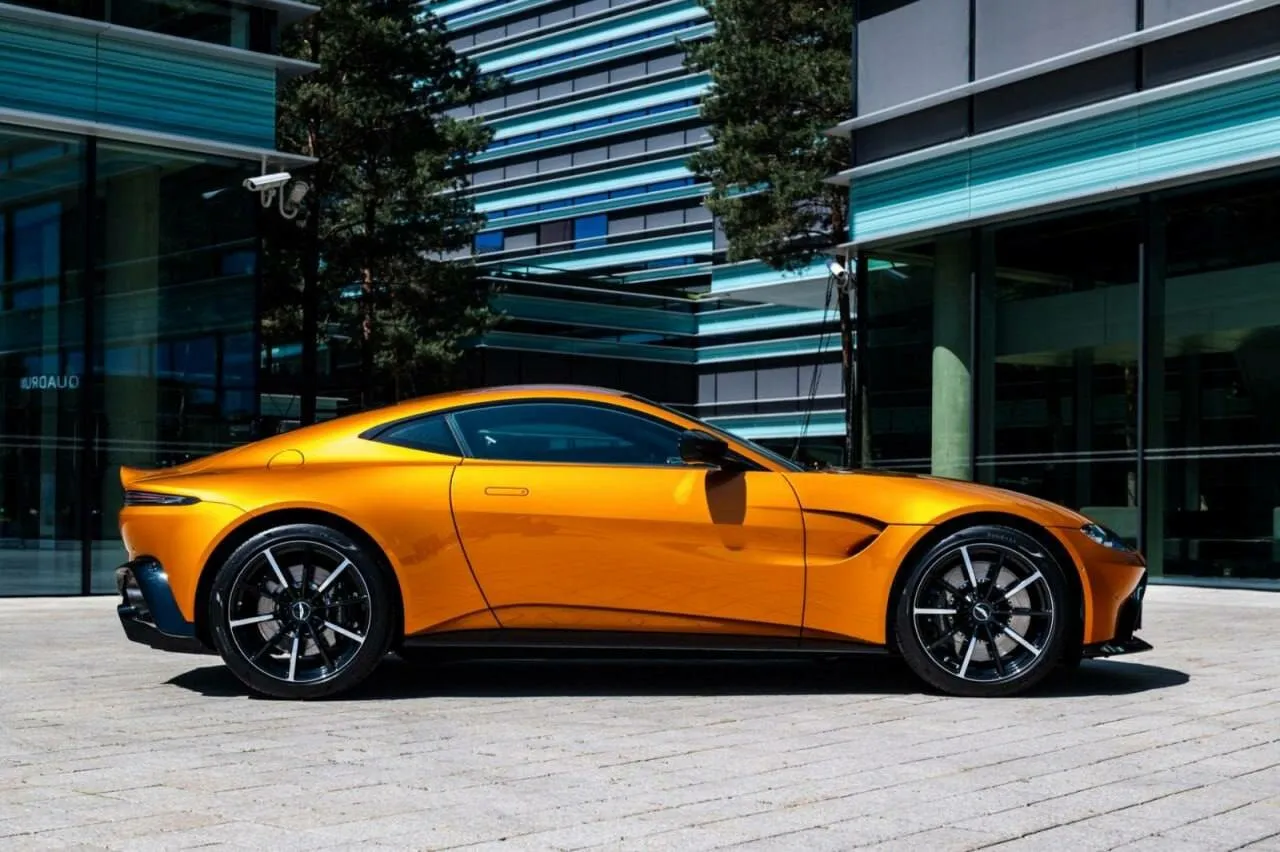 Aston Martin V8 Vantage, Iv 2023 фото 3
