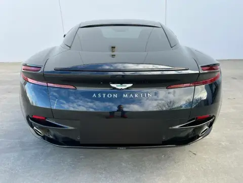 Aston Martin DB12, I 2025 — миниатюра 4