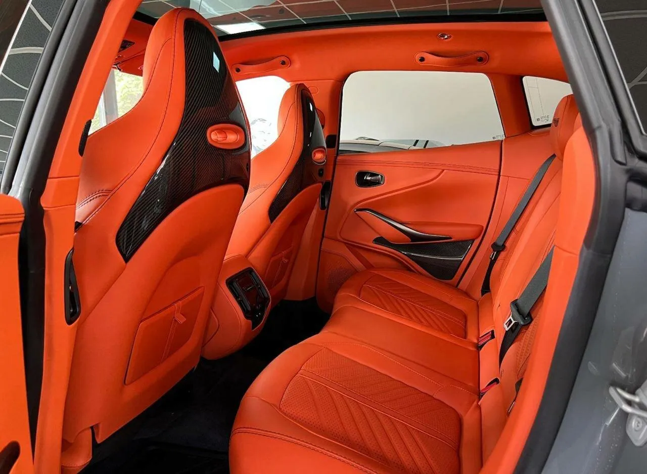 Aston Martin DBX, I 2024