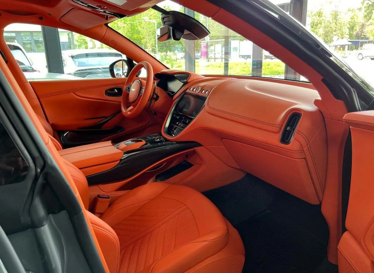Aston Martin DBX, I 2024 фото 5