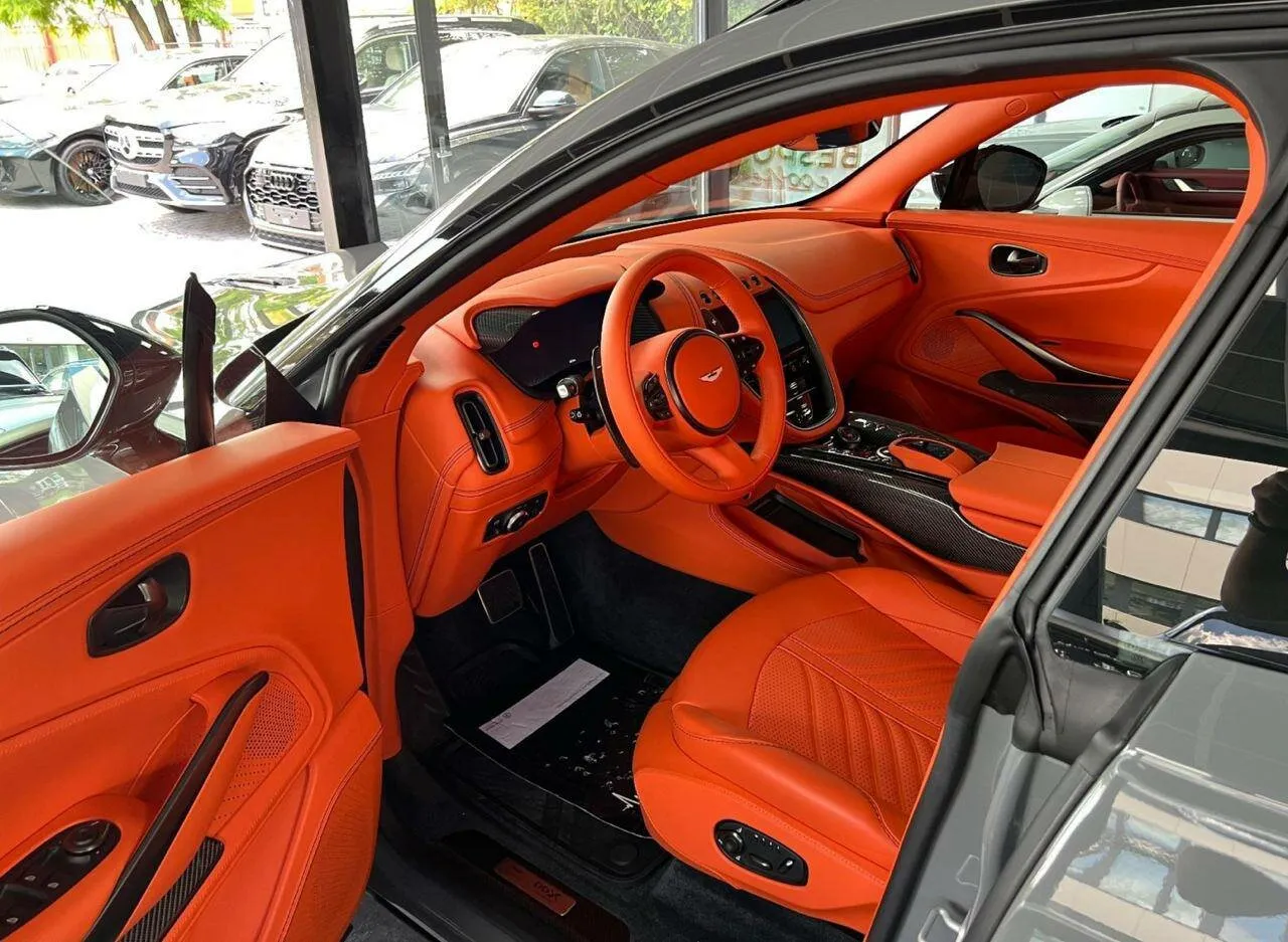Aston Martin DBX, I 2024 фото 7