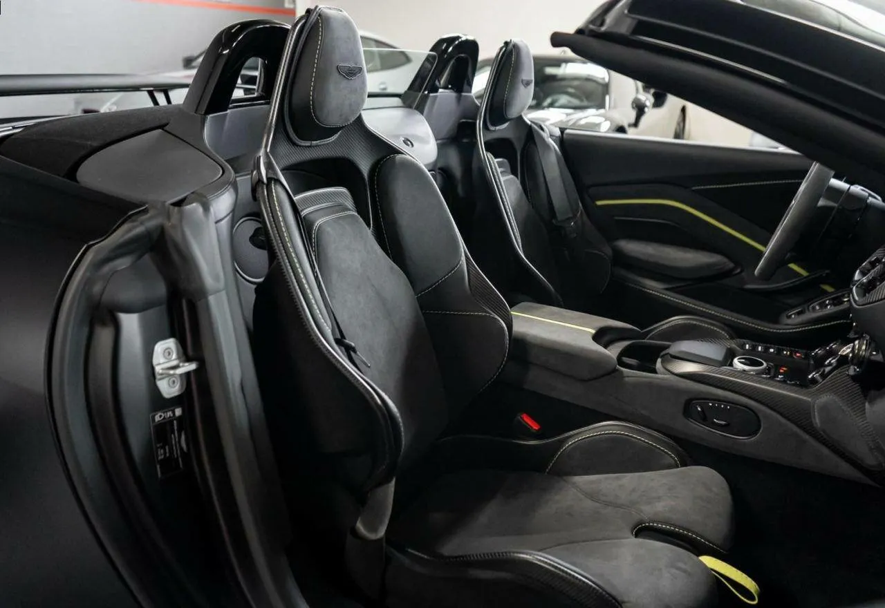 Aston Martin V8 Vantage, Iv 2024 фото 3