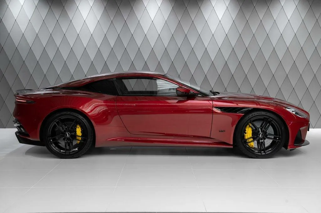 Aston Martin Dbs, Iii 2023 фото 4