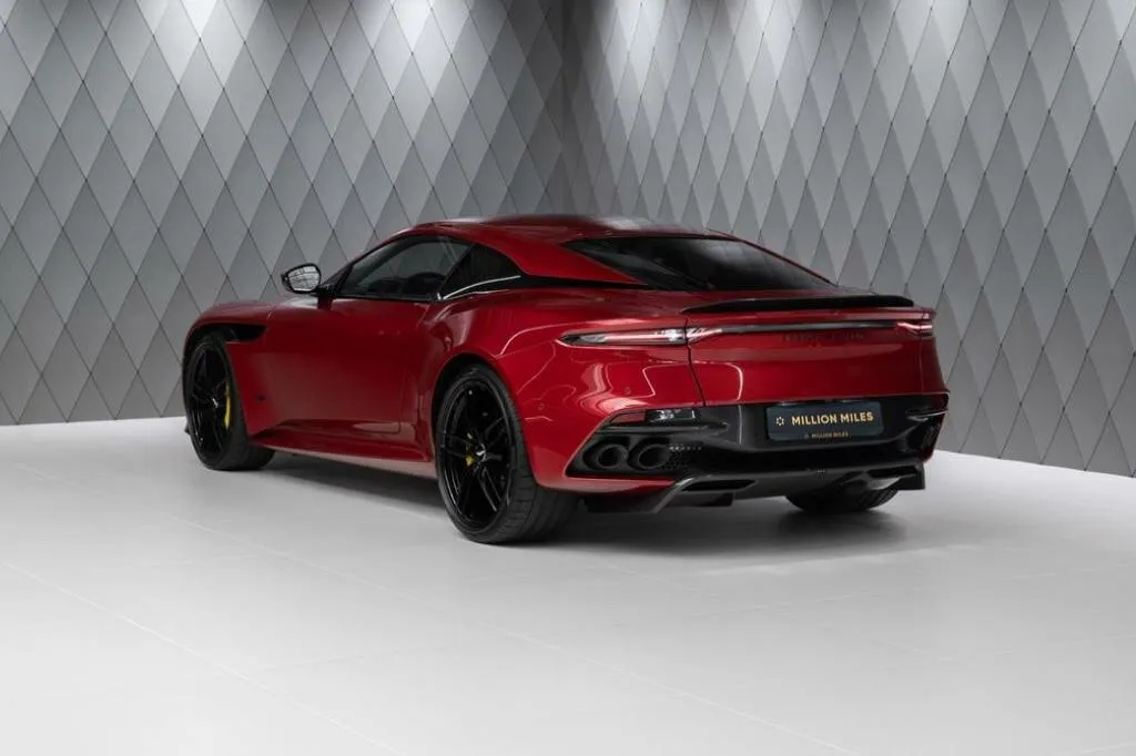 Aston Martin Dbs, Iii 2023 фото 10