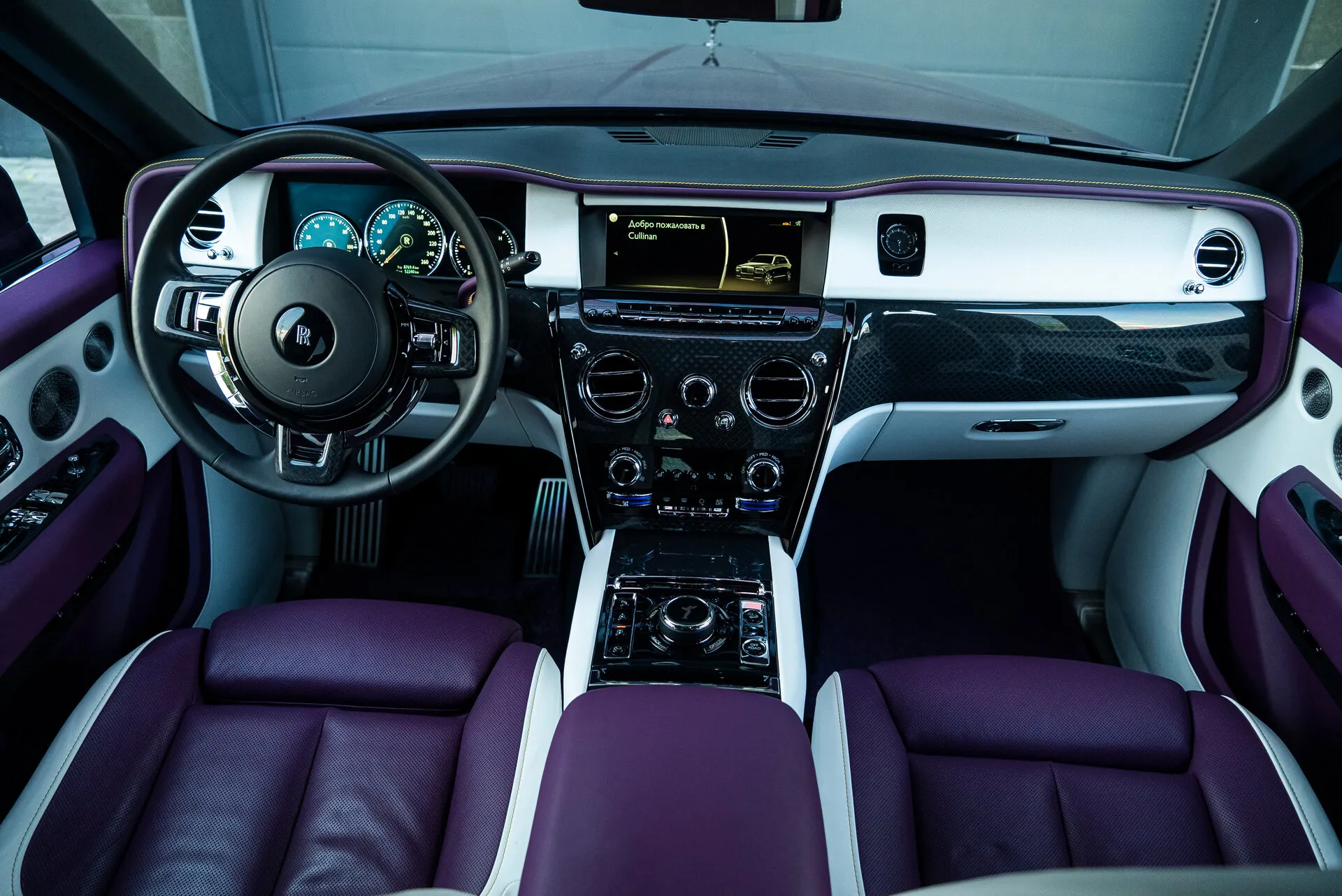 Rolls-Royce Cullinan, I 2023 фото 3