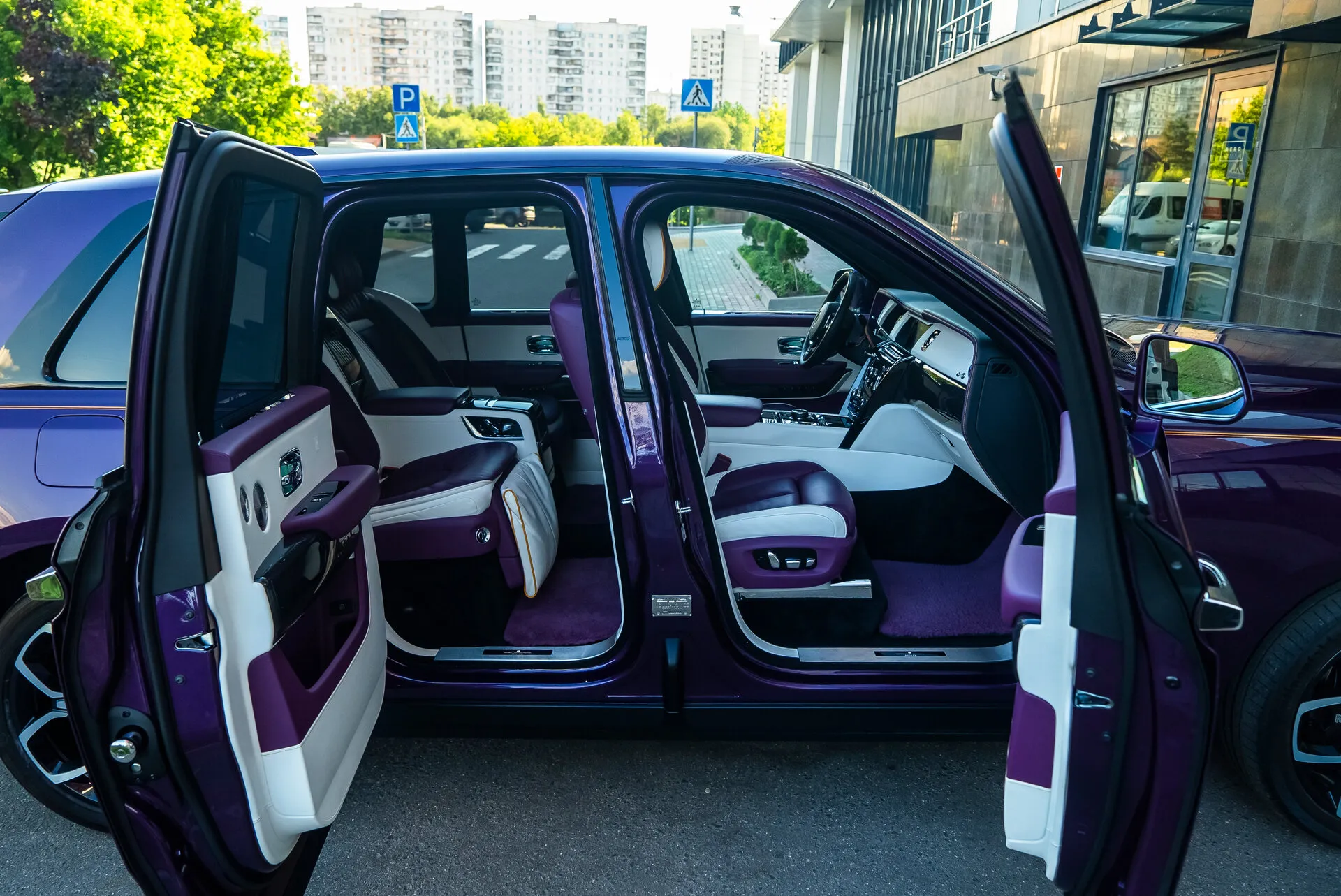 Rolls-Royce Cullinan, I 2023 фото 6