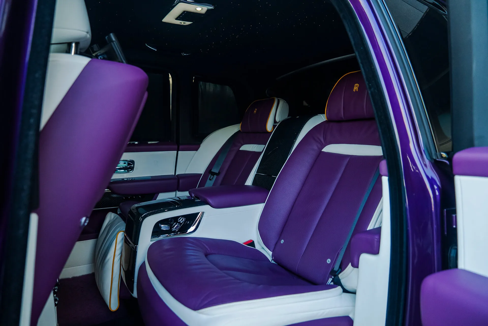 Rolls-Royce Cullinan, I 2023 фото 10