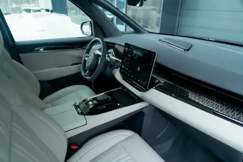 Zeekr 009, I 2023 — миниатюра 5