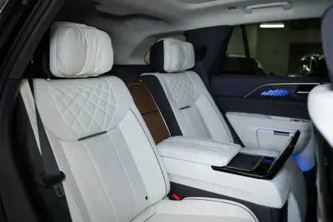 Hongqi E-Hs9, I 2023 — миниатюра 3