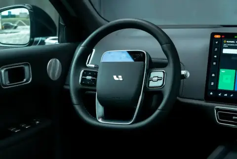 Li Auto L9, I 2024 — миниатюра 1