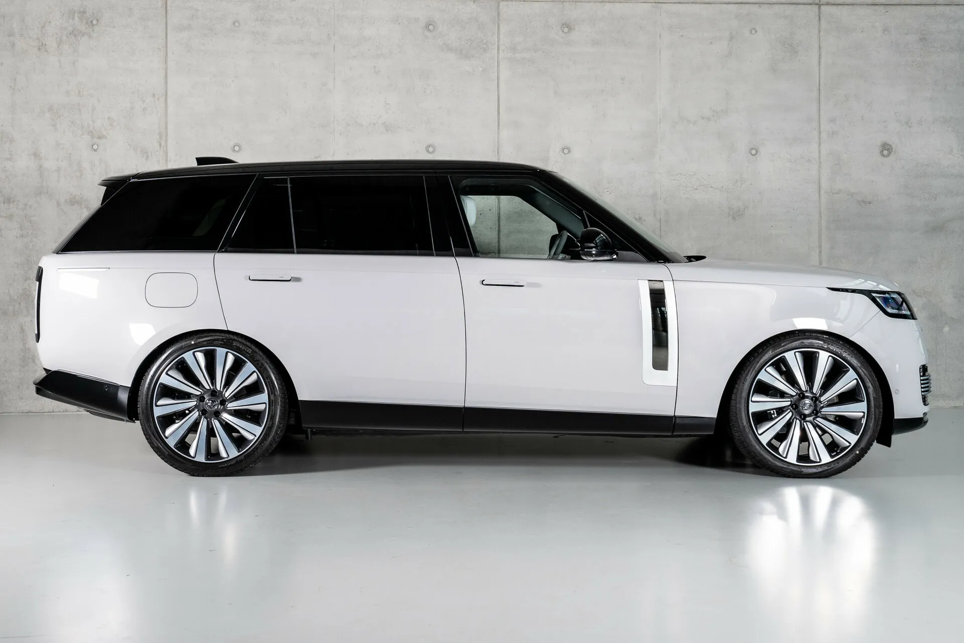 Land Rover Range Rover Long, V 2025