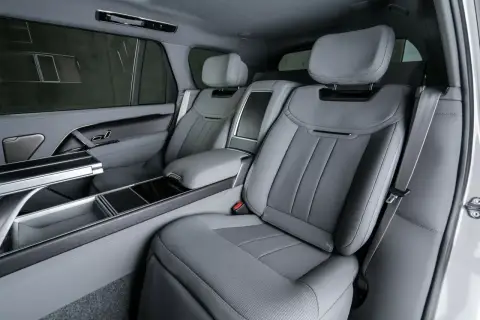 Land Rover Range Rover Long, V 2025 — миниатюра 2