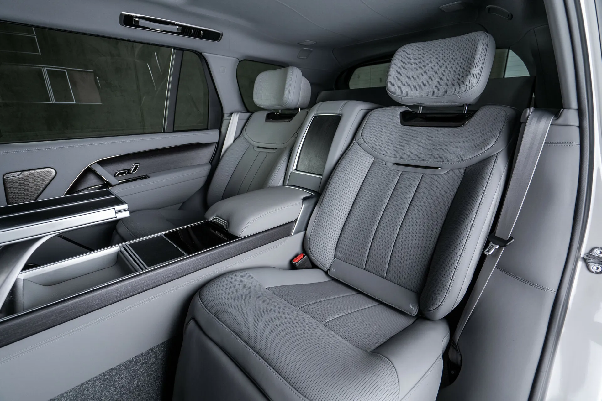Land Rover Range Rover Long, V 2025 фото 2